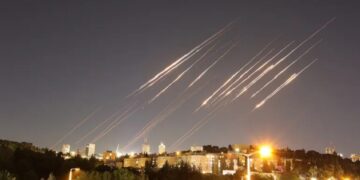 এবার দিনের আলোয় ইরানের হামলা শুরু